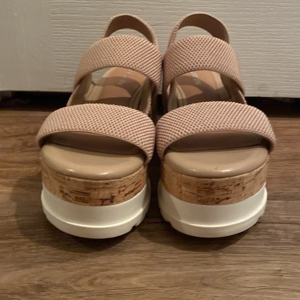 Gianni Bini Platform Sandals - Picture 6 of 6
